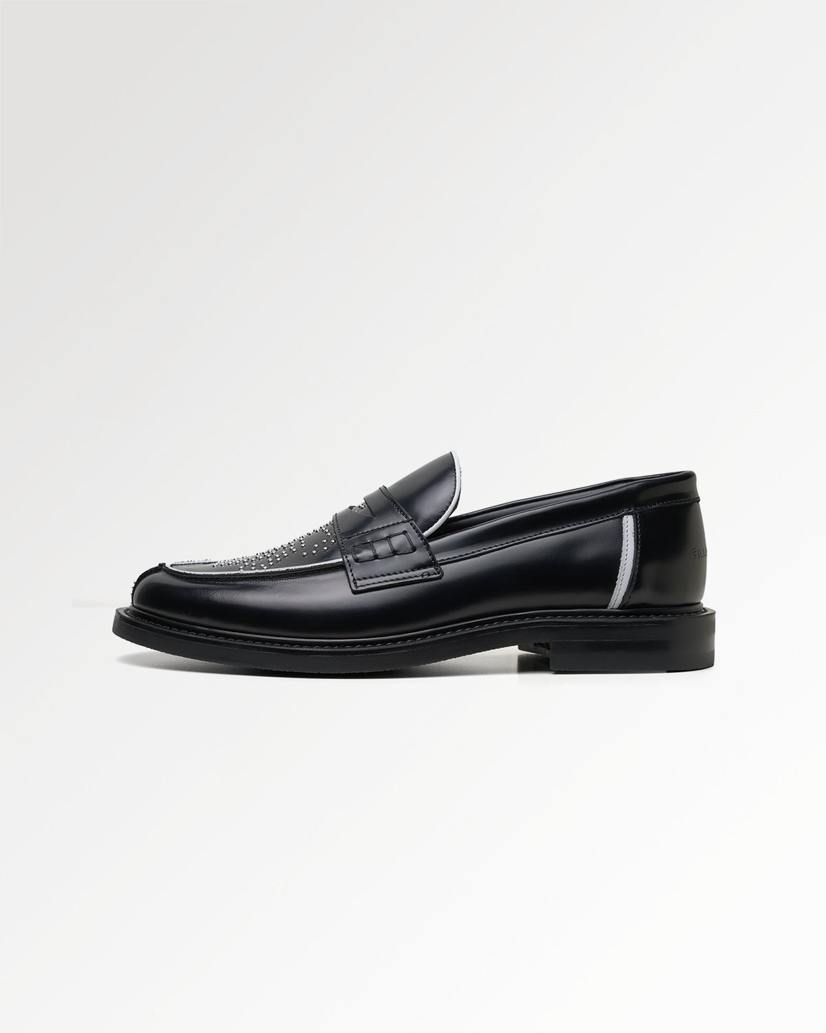 Loafer Gowtu Studs Black