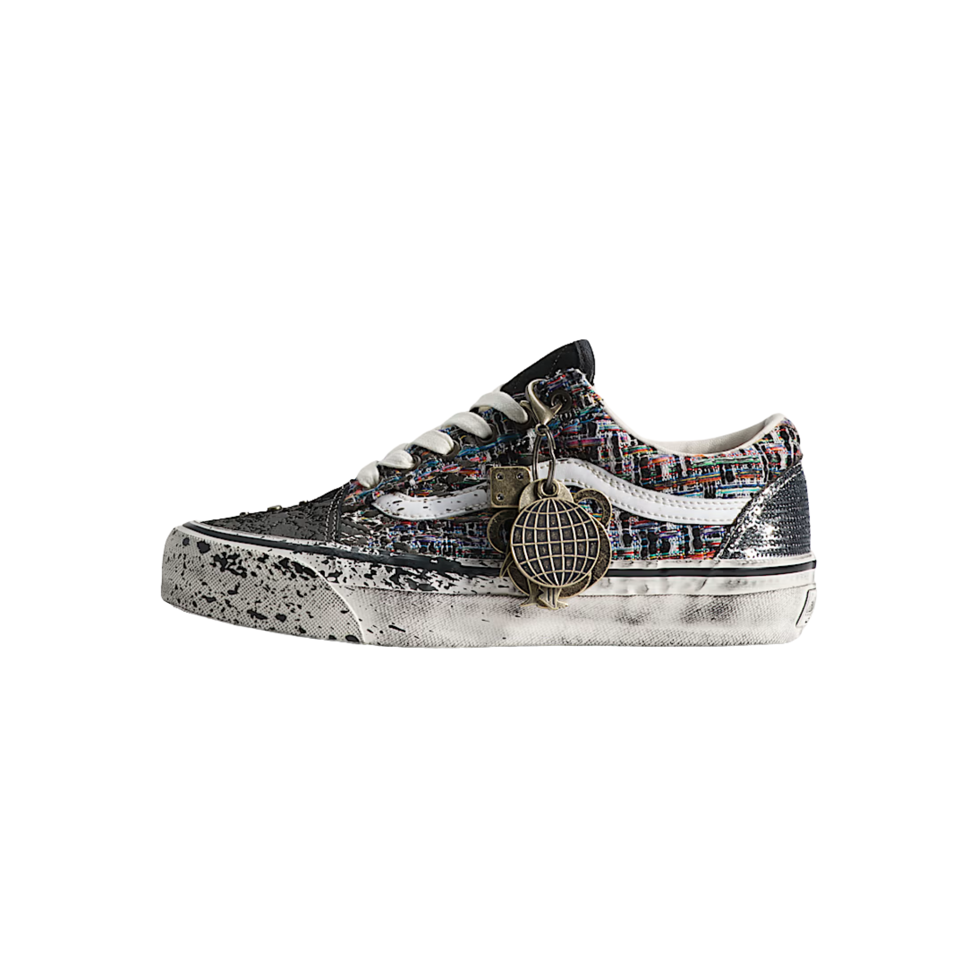 LX OLD SKOOL CHARMS BLACK