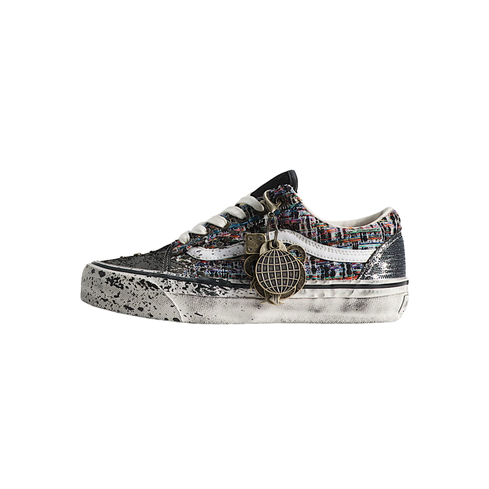 LX OLD SKOOL CHARMS BLACK