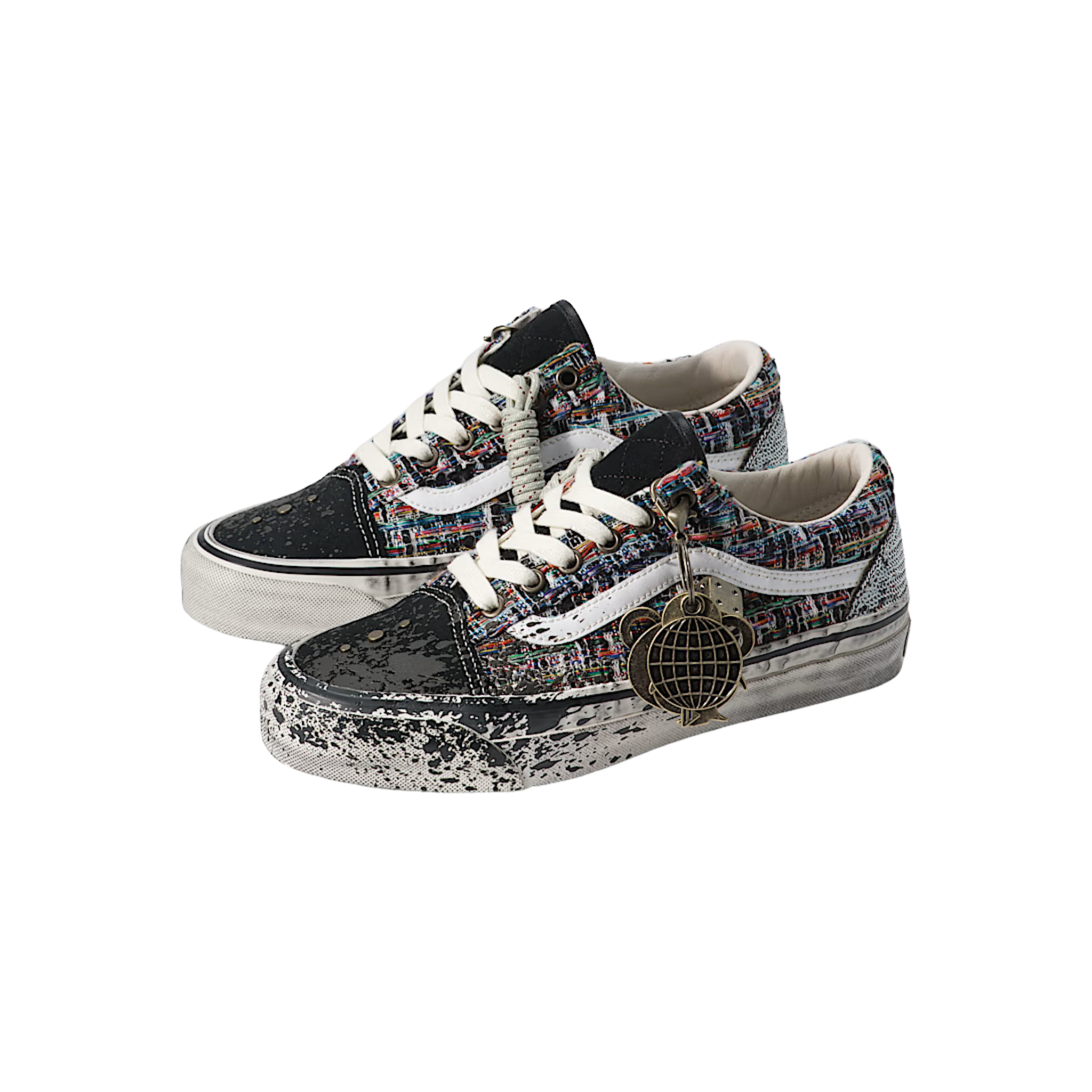LX OLD SKOOL CHARMS BLACK