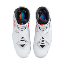 Jordan 8 Retro Bugs Bunny (2025) · kolab