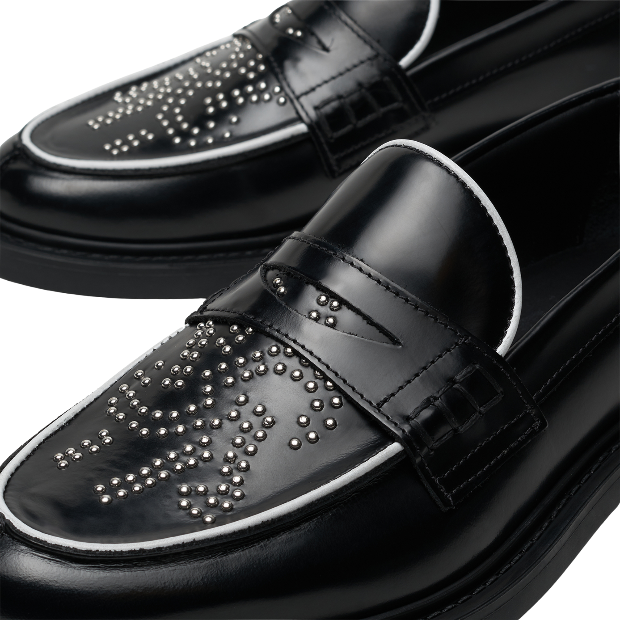 Loafer Gowtu Studs Black