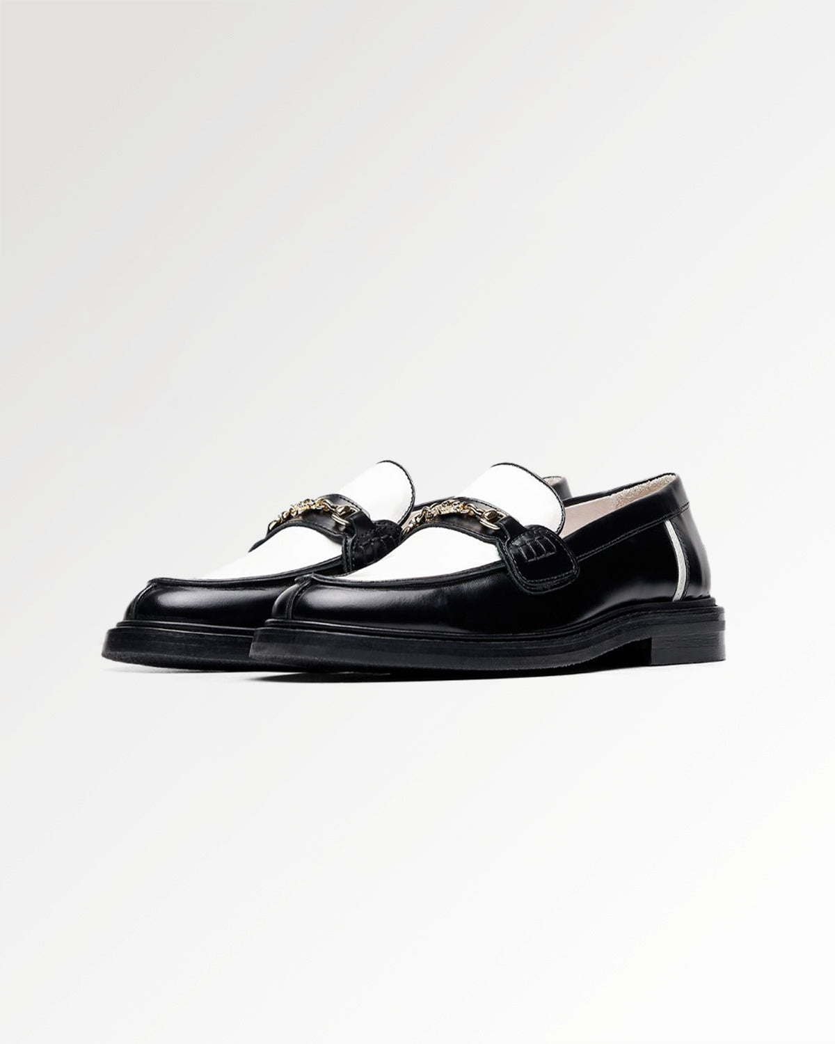 Loafer Polido White / Black