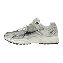 Nike Zoom Vomero 5 Photon Dust Metallic Silver — kolab
