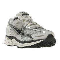 Nike Zoom Vomero 5 Photon Dust Metallic Silver — kolab