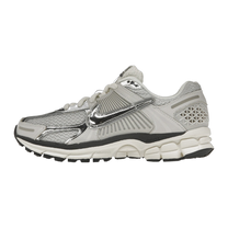 Nike Zoom Vomero 5 Photon Dust Metallic Silver · kolab