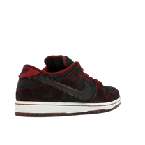 Nike SB Dunk Low Riot Skateshop — kolab