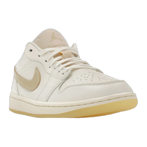 Jordan 1 Low SE Metallic Team Gold · kolab
