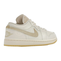 Jordan 1 Low SE Metallic Team Gold · kolab