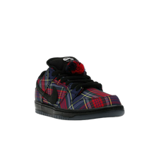 Nike SB Dunk Low Nardwuar · kolab
