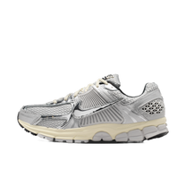 Nike Zoom Vomero 5 Grey Fog Chrome · kolab
