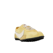 Nike Moon Shoe Soft Yellow — kolab