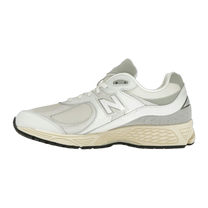 New Balance 2002R White Gold — kolab