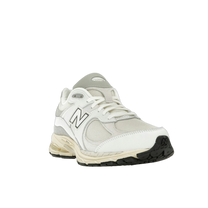 New Balance 2002R White Gold — kolab
