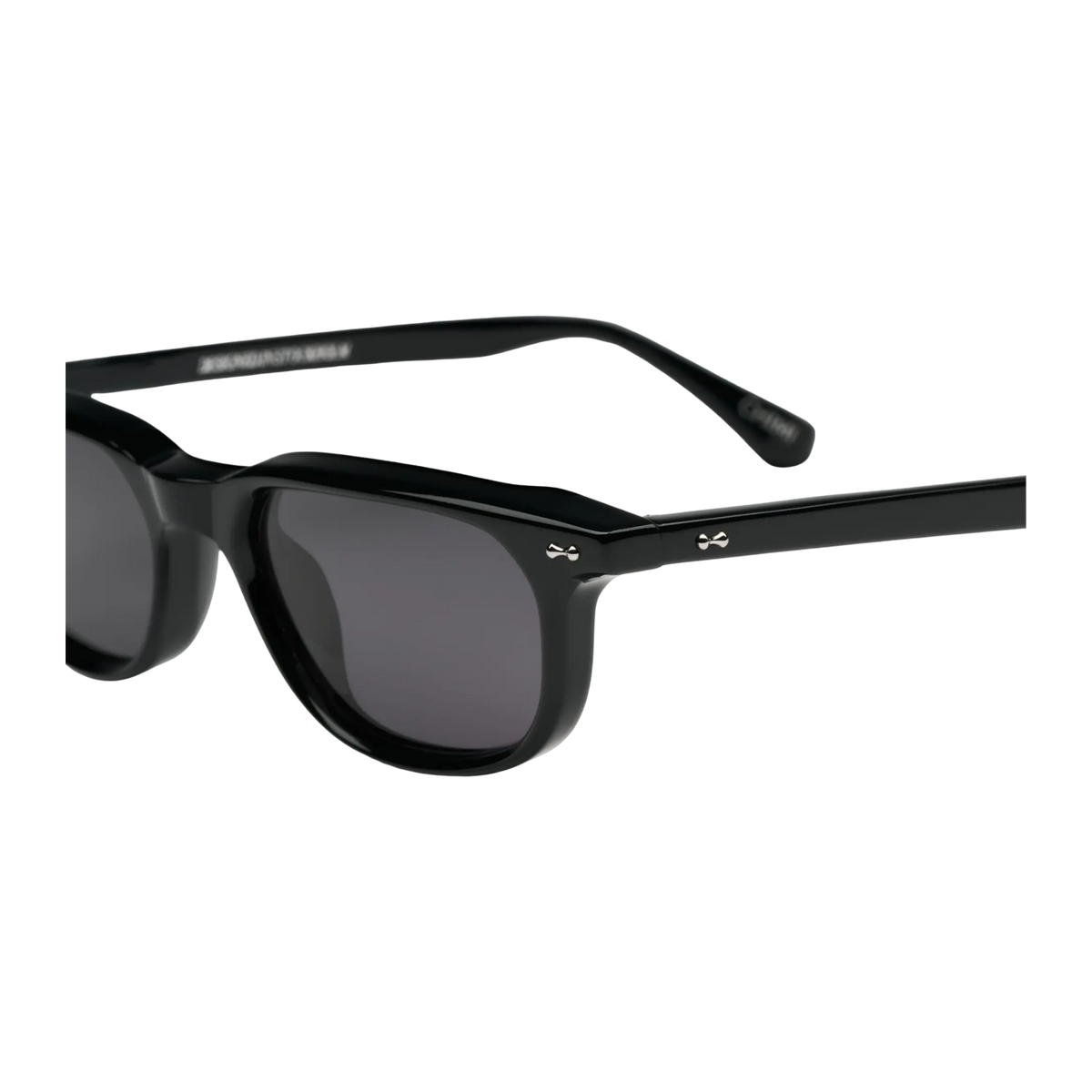 Novis Coal Black