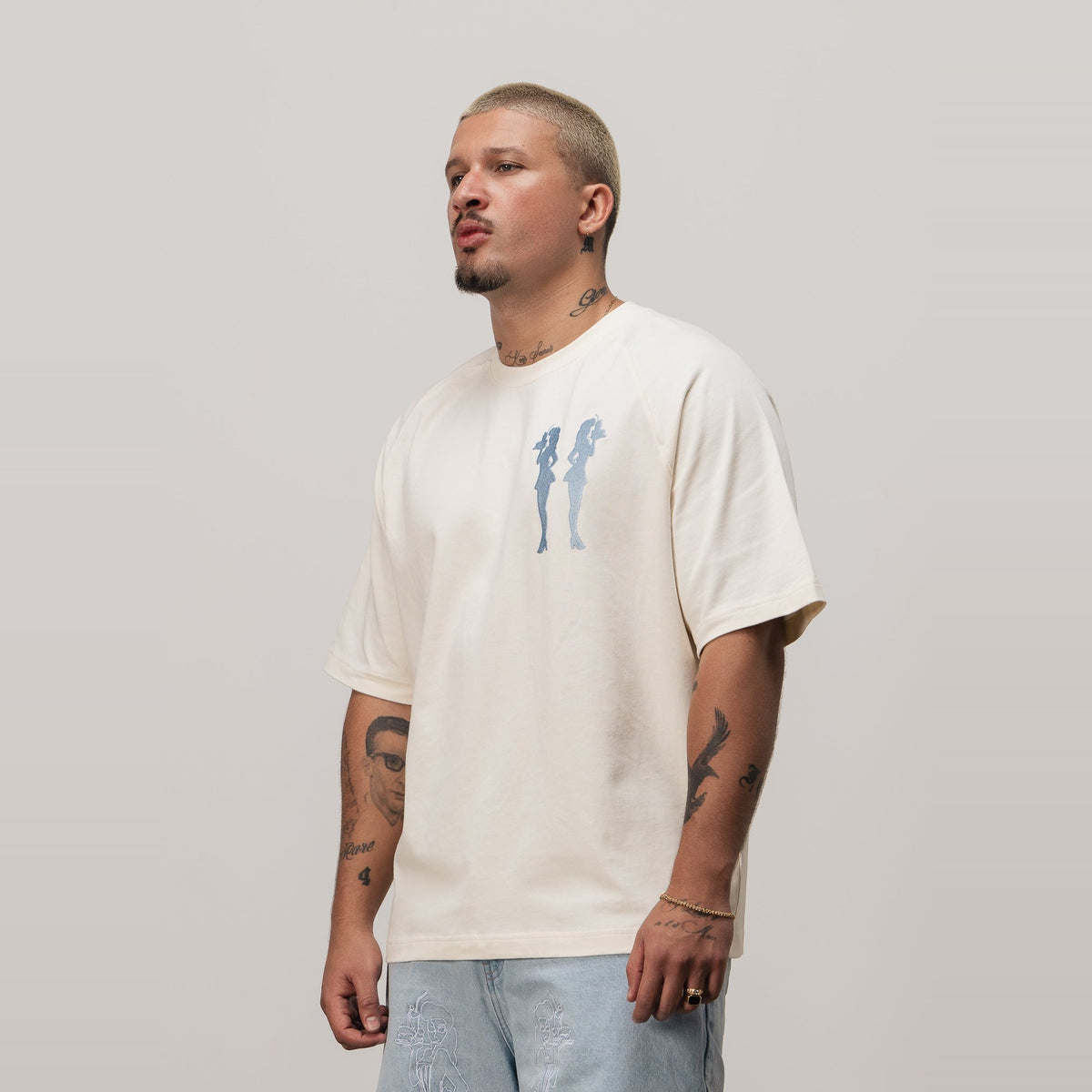 T-shirt Waitresses Bege e Azul
