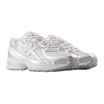 New Balance 740 Metallic Silver — kolab