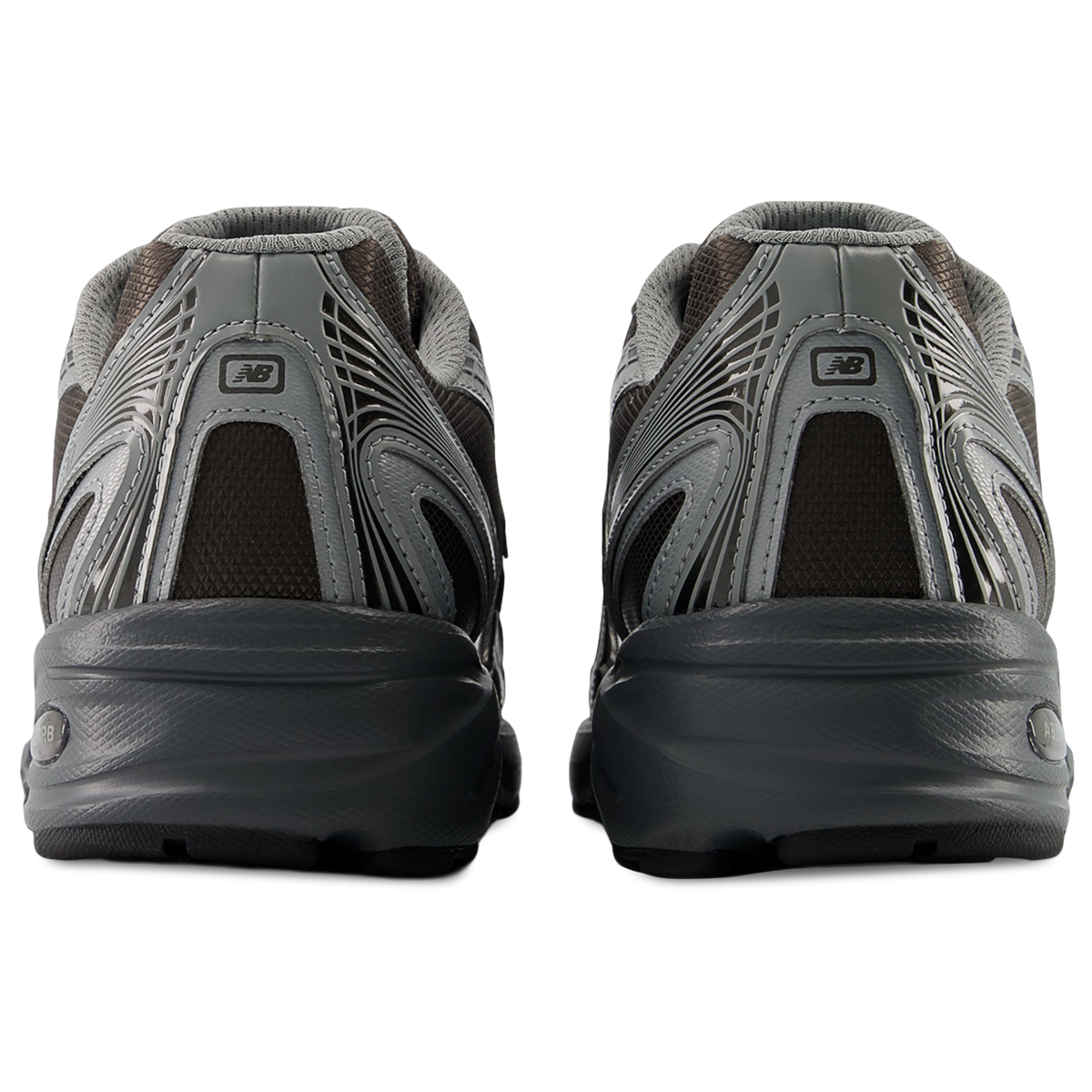 New Balance 740 Black Metallic — kolab